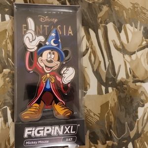 Mickey mouse fig pin xl